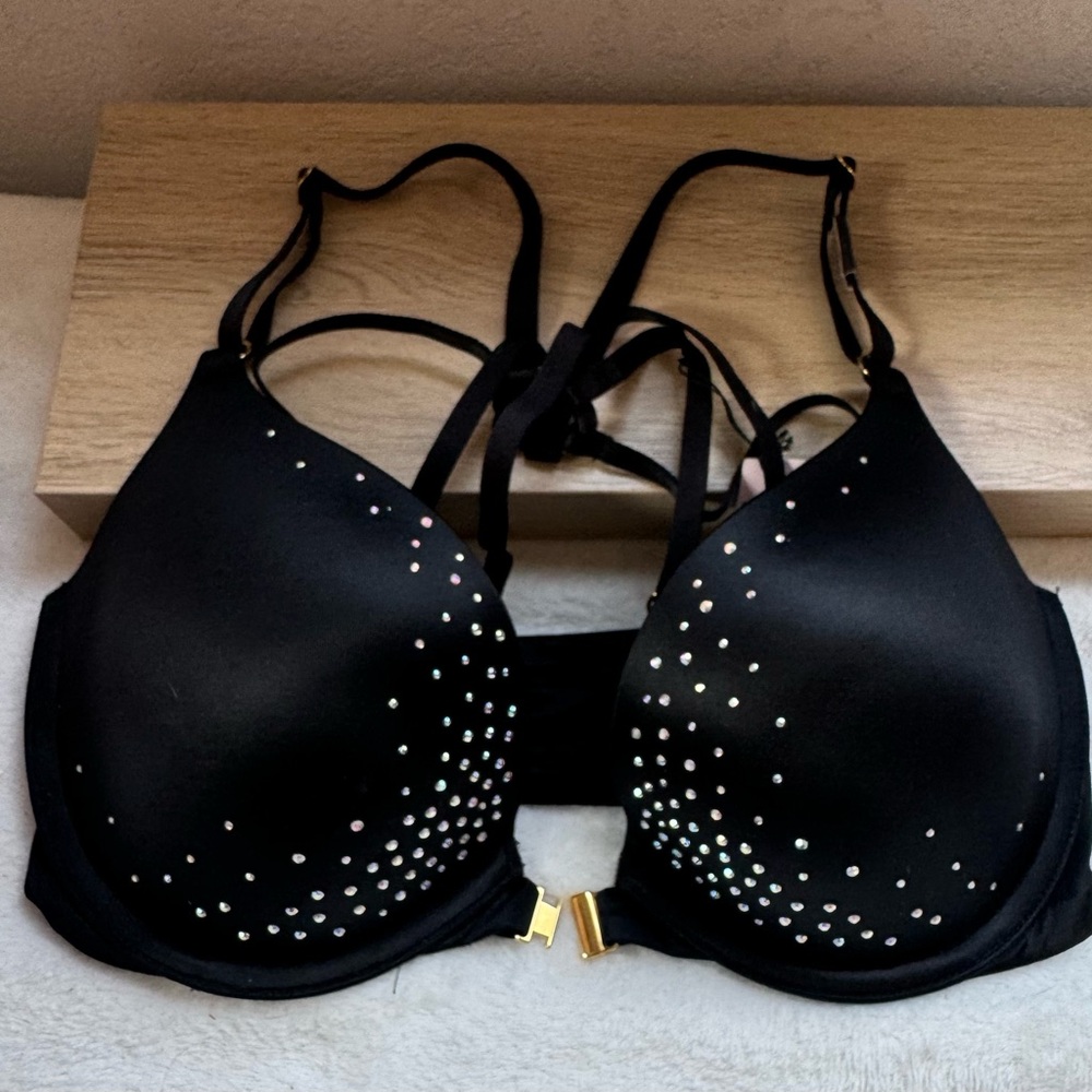 New Victoria’s Secret bra 32D